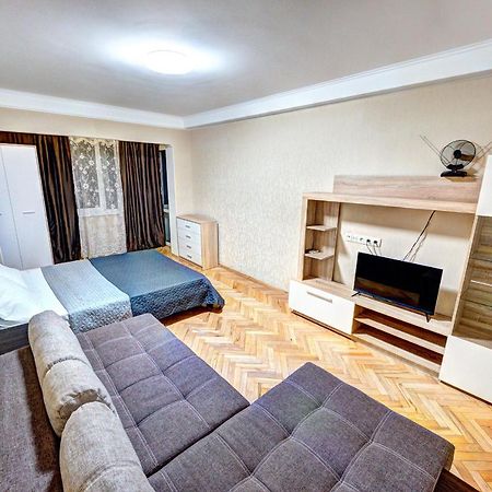 Apartments Near Ocean Plaza Druzhby Narodov Boulevard 8A Kiev Extérieur photo
